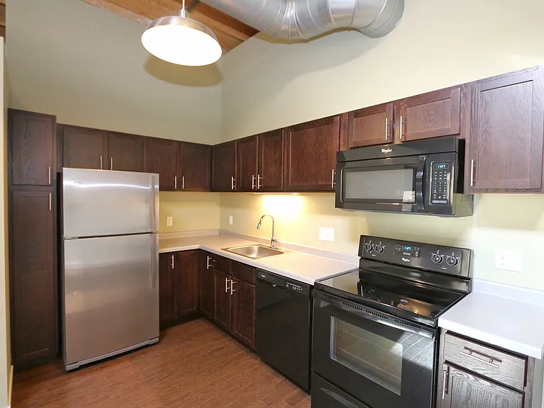 La Pompadour Apartments — Photo 22