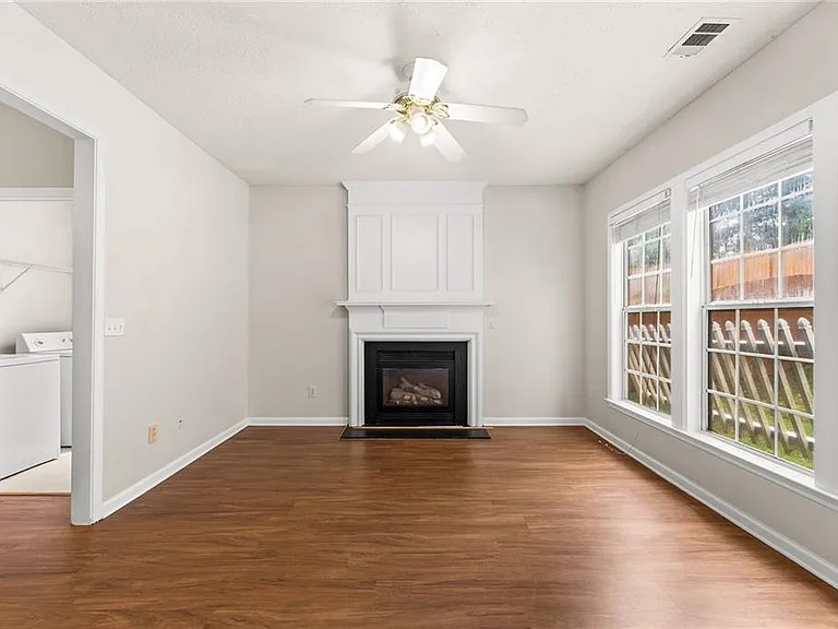 2704 Regent Walk Dr — Photo 14