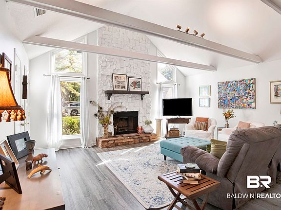 2nd image of 8713 Grove Cir