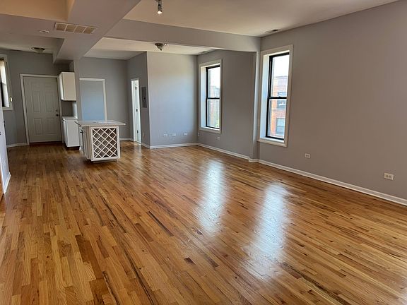2nd image of 5900 S King Dr #C-3