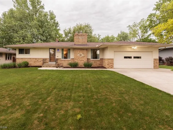 13239 Cherokee Trl, Middleburg Heights, OH 44130