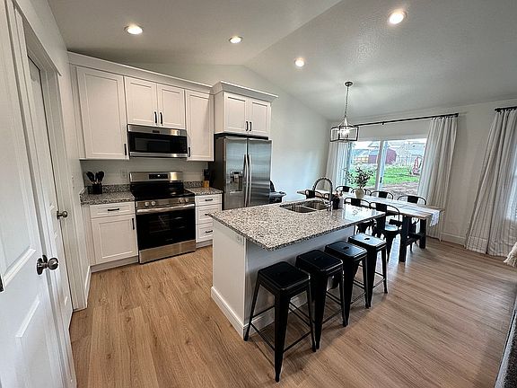 5th image of 379 N Sunrise Dr