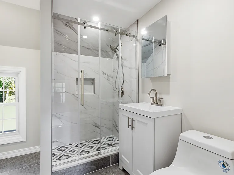39 Cox Ave #B — Photo 17