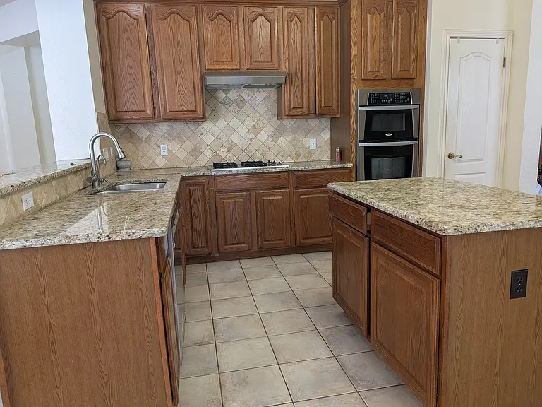 9910 Jasmine Creek Dr — Photo 19