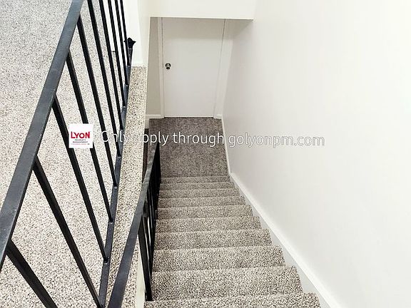5th image of 8879 Salmon Falls Dr #B