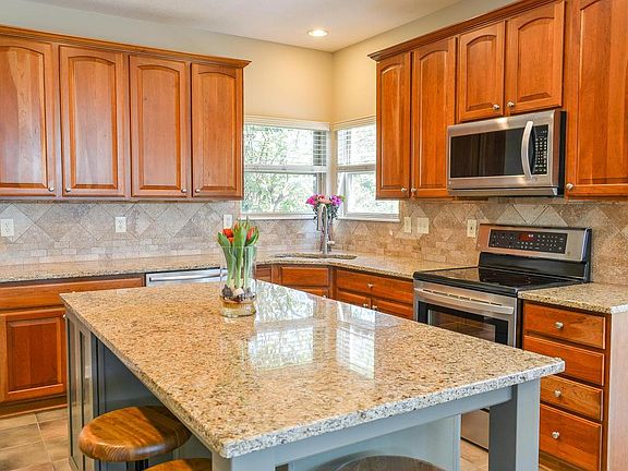 3rd image of 6891 Park Mill Dr