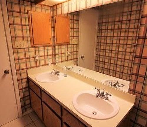 2nd image of 706 Navarro Dr APT B