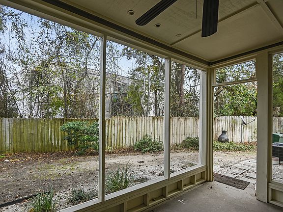5th image of 1878 Montclair Dr Unit 1-B