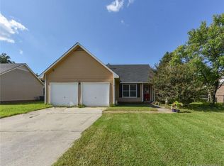 1029 Whiskerlake Dr, Fayetteville, NC 28312