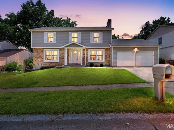 15580 Parasol Dr, Chesterfield, MO 63017