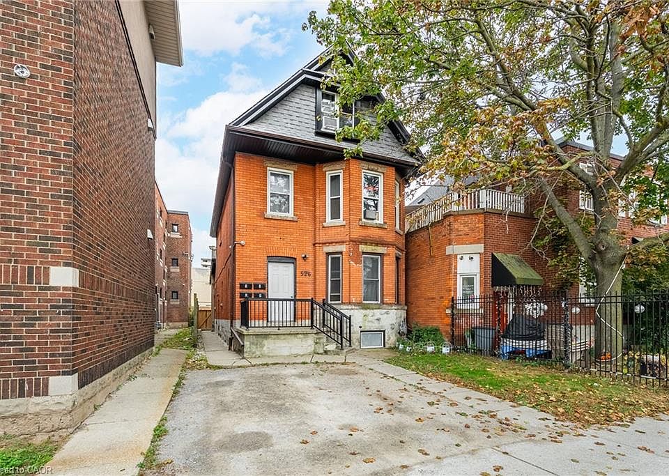1st image of 526 King St E