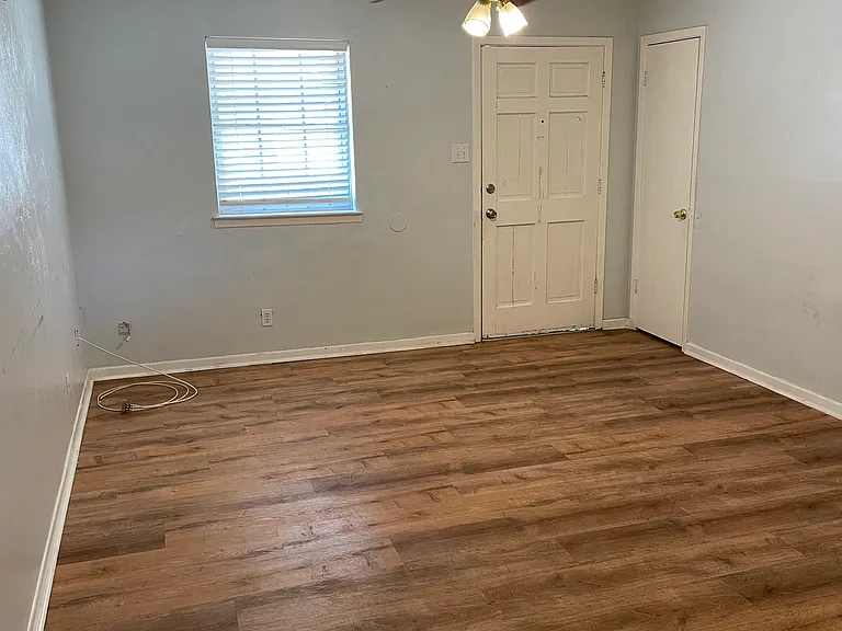 101 SW Rand Dr — Photo 3