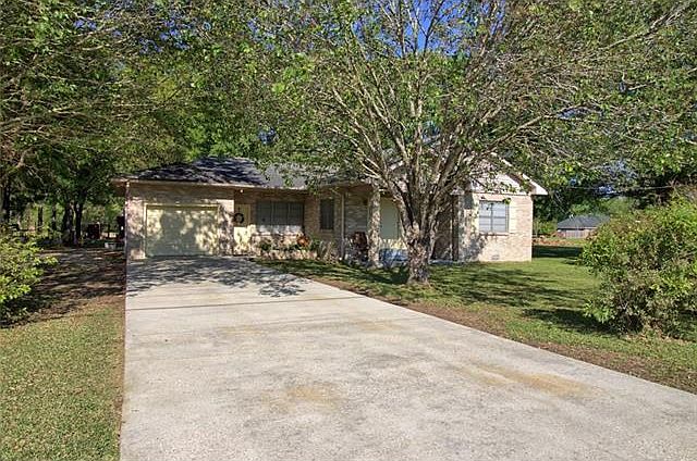 1st image of 15295 Country Ln
