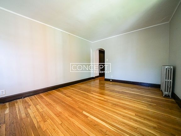 4th image of 117 College Ave #28