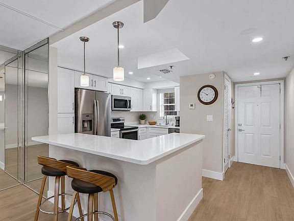 5th image of 3150 W Rolling Hills Circle #709