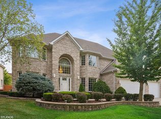 345 Jennifer Ln, Roselle, IL