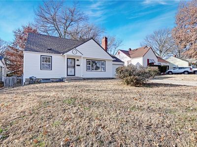 6450 College Ave, Kansas City, MO, 64132