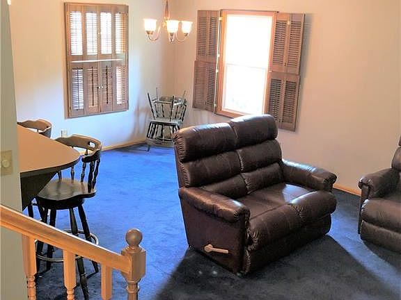 4th image of 26831 Oriole Ave