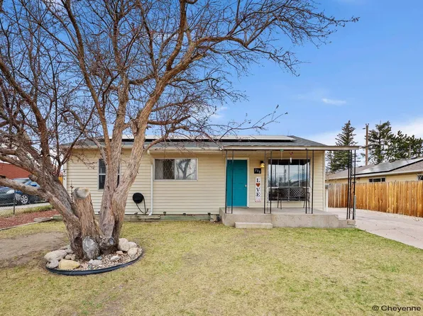208 Dillon Ave, Cheyenne, WY 82007