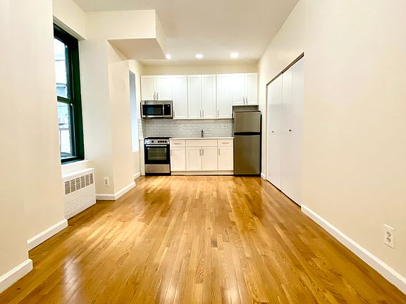 2nd image of 519 E 78th St APT 4F