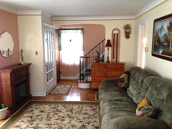 4th image of 21851 Kenison Ave