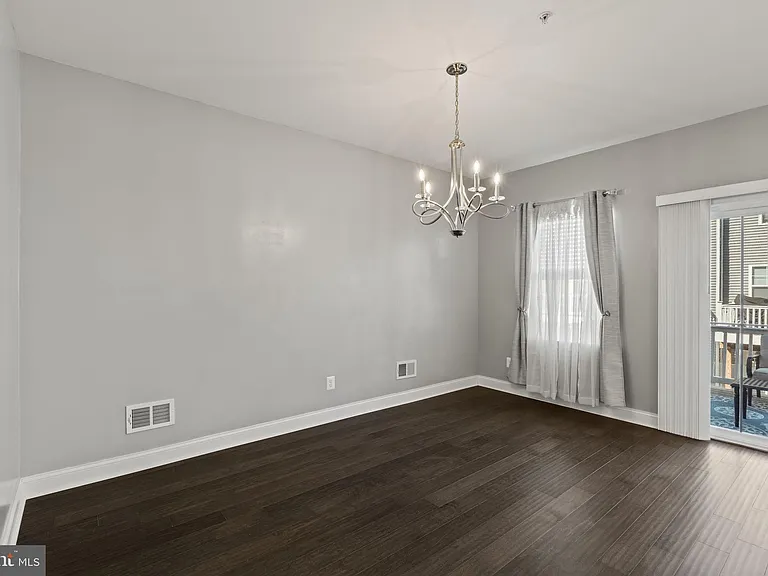 428 Hurst St — Photo 15