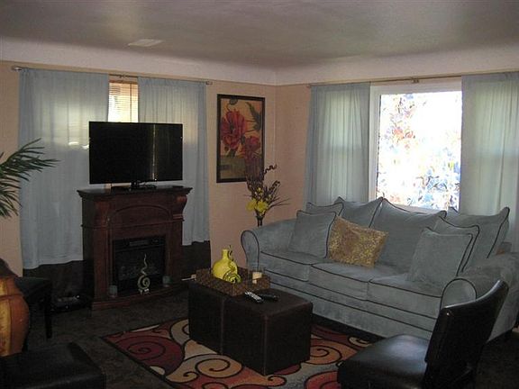 2nd image of 1119 Tassie Ln