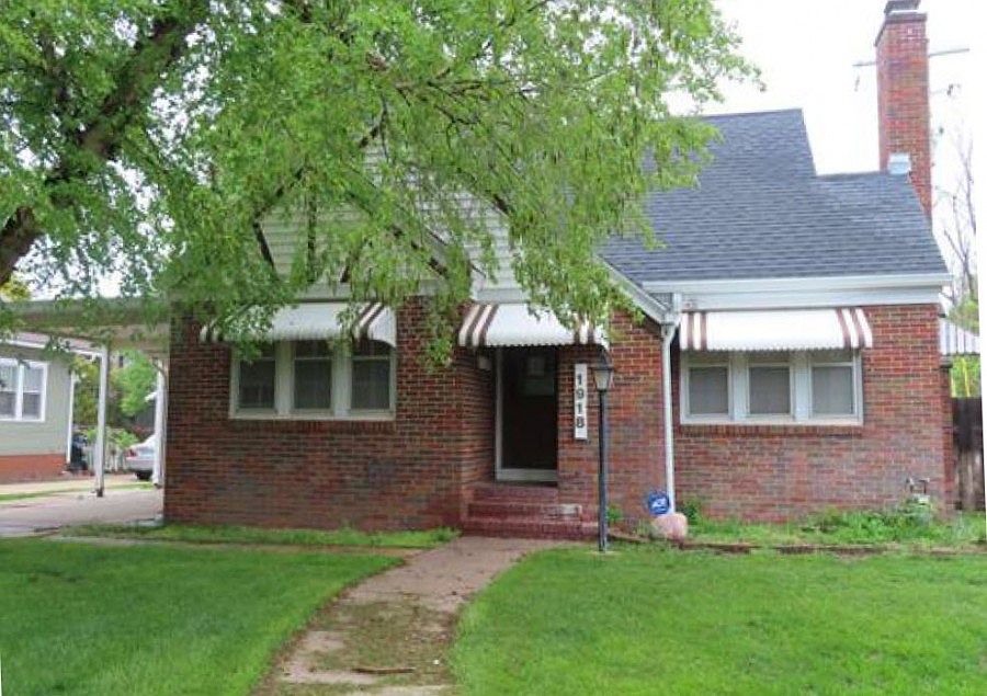 1st image of 1918 N Ash St