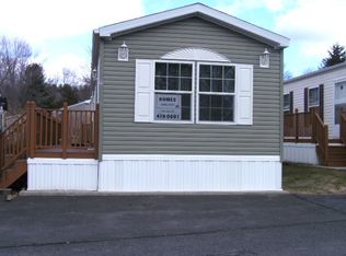 17 Matthew Dr, Castleton On Hudson, NY 12033