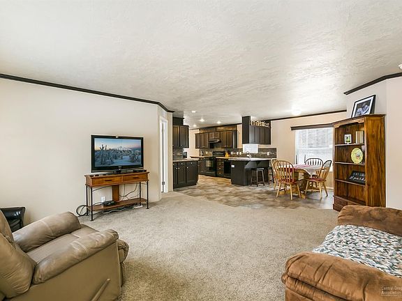 3rd image of 52549 Antler Ln