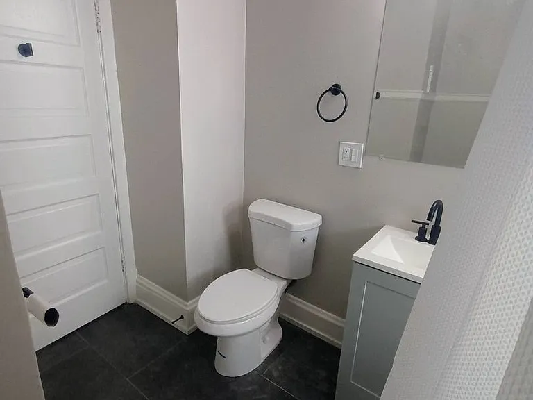 1822 N Warren Ave — Photo 3