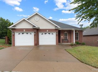 1132 N Cape Rock Dr, Cape Girardeau, MO 63701