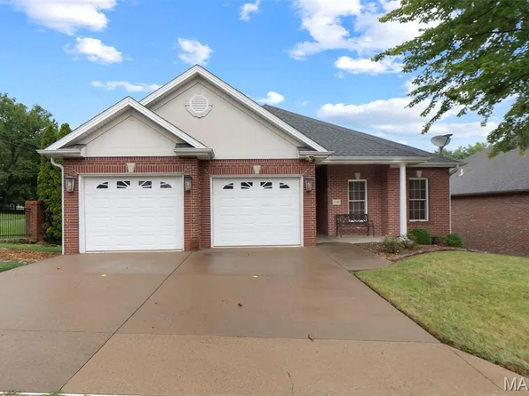 1132 N Cape Rock Dr, Cape Girardeau, MO 63701