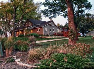 1526 Hogback Brg, Earlham, IA 50072