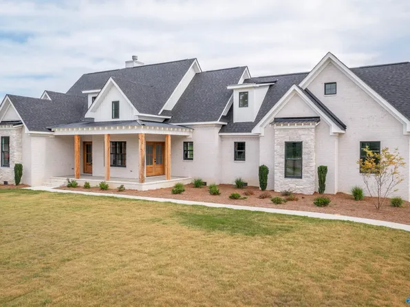 135 Caldwell Trl, Gadsden, AL 35901