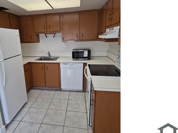 5977 NW 21st St, Lauderhill, FL 33313