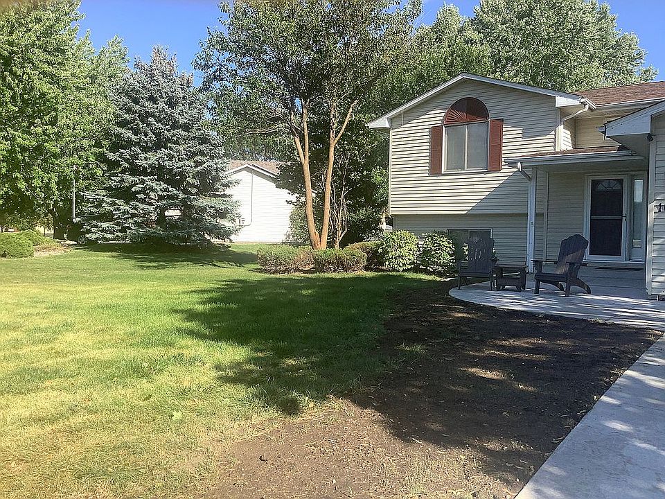 2nd image of 1054 Primrose Ln