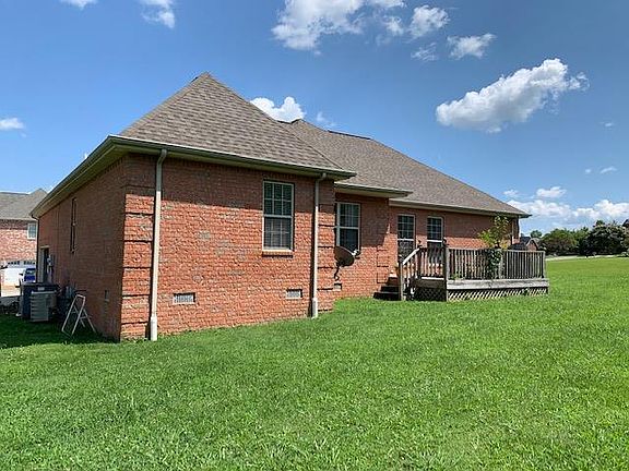3rd image of 90 Saint Andrews Ct