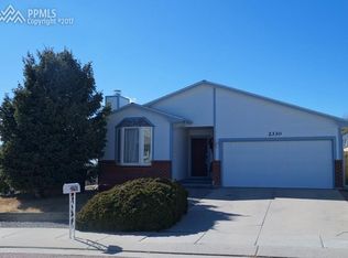 2330 Calistoga Dr, Colorado Springs, CO 80915