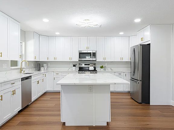 4th image of 4335 10th Ave S #A