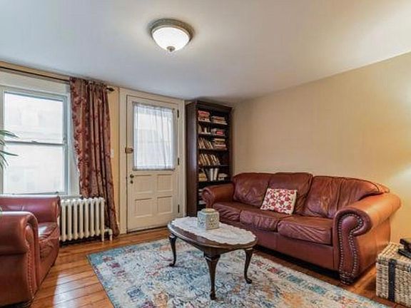 3rd image of 122 Bradford Ave