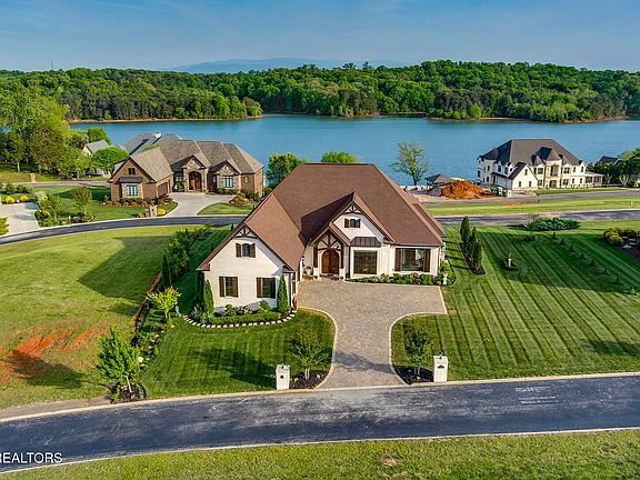 2nd image of 124 Nightingale Dr