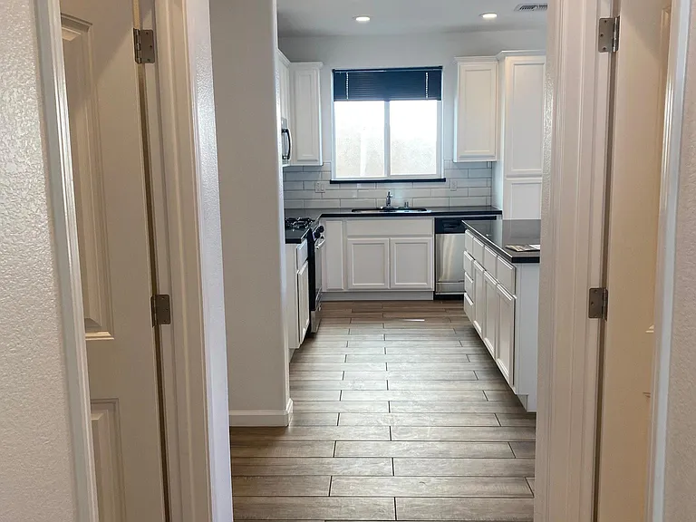 726 Andrea Dr — Photo 9