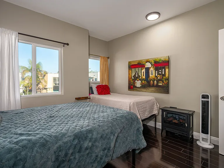 4741 Point Loma Ave #201 — Photo 50