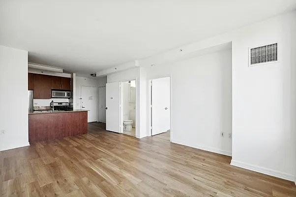 Rented by Greystar | media 5