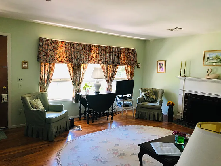 814 Shore Rd — Photo 6