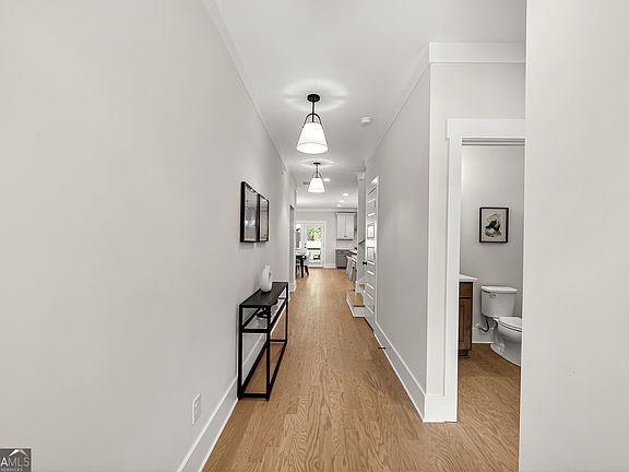 5th image of 1741 Thomas St