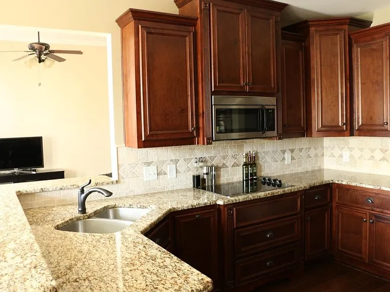 174 Pebblebrook Ln — Photo 4