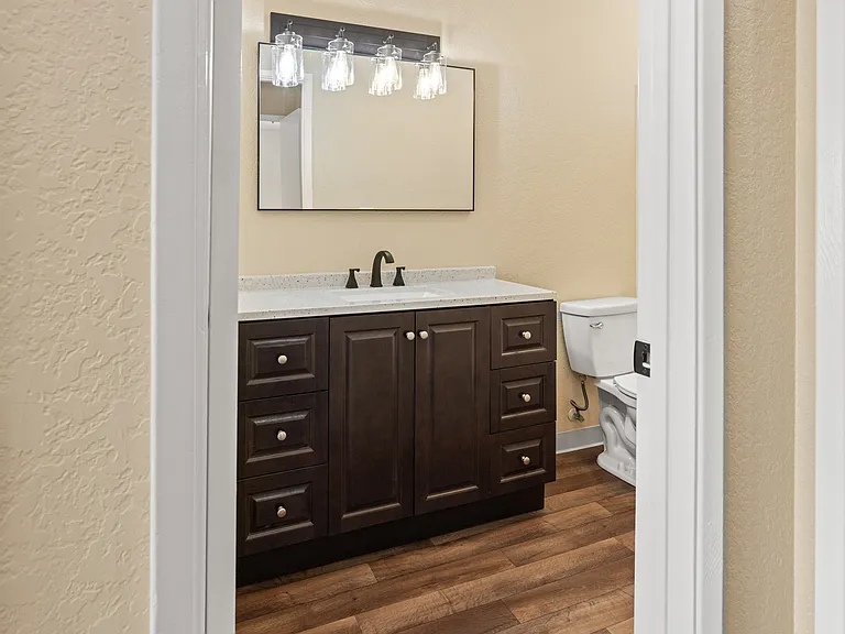 The Peppertree Apartments — Photo 15