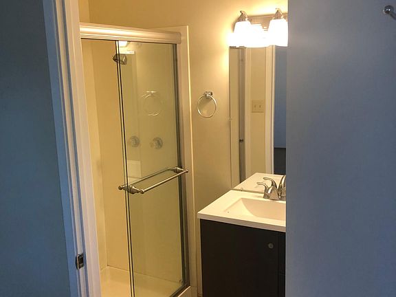 3rd image of 960 Evelyn Ln